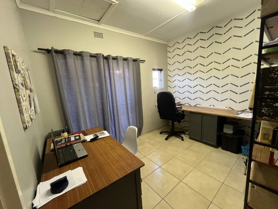 4 Bedroom Property for Sale in Middelpos Northern Cape